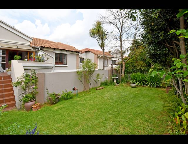 2 BEDROOM SECTIONAL TITLE FOR SALE IN SANDRINGHAM
